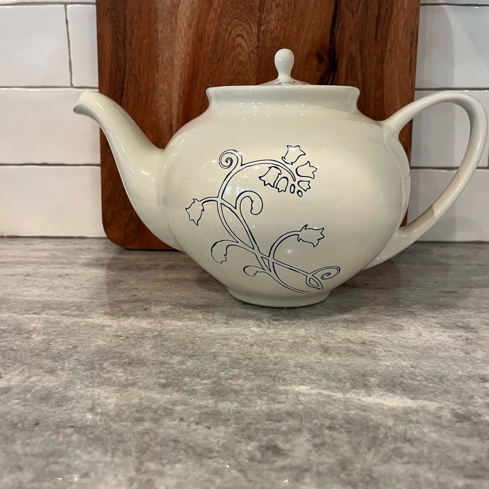IKEA Odmjuk Cream Teapot with Blue Floral Design